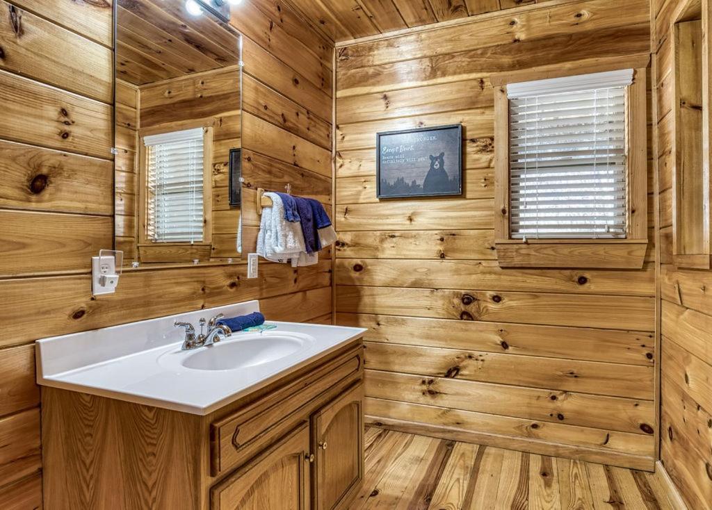 Wilderness Lodge, Hot Tub, Game Room, Pool Access, 1089 Free Tickets Each Paid Day, Dollywood And M Sevierville Exterior photo