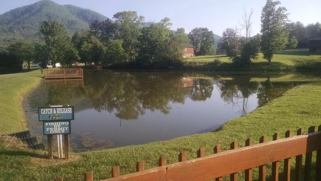 Wilderness Lodge, Hot Tub, Game Room, Pool Access, 1089 Free Tickets Each Paid Day, Dollywood And M Sevierville Exterior photo